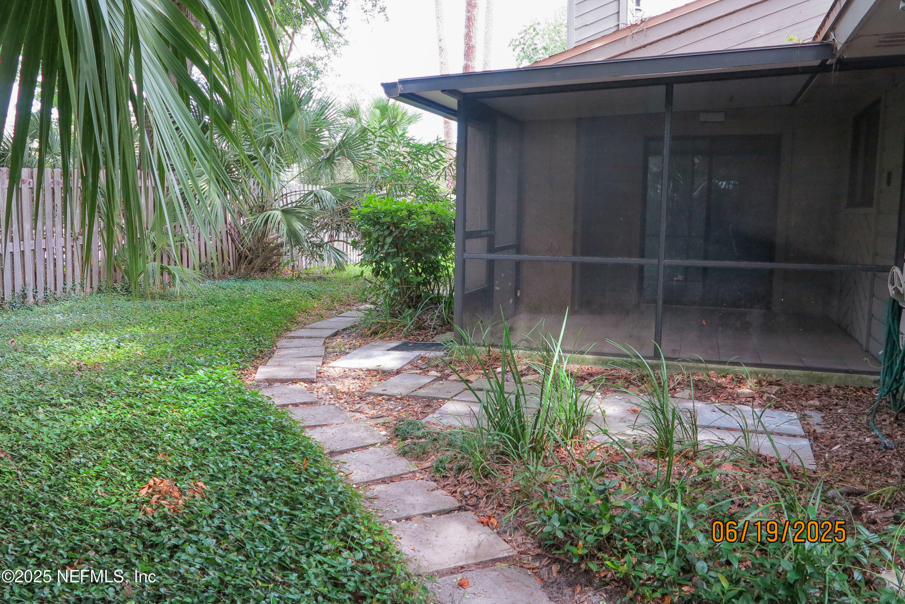 Property Photo: 3801 Crown Point Road 1332 FL 32257
