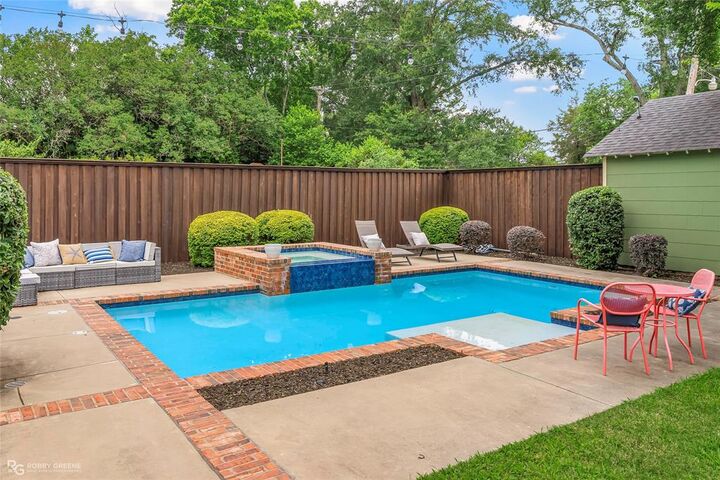 Property Photo: 480 Albany Avenue LA 71105