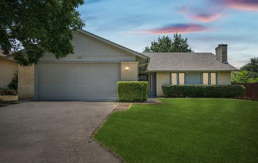 Property Photo:  1109 Paluxy Court  TX 75028 