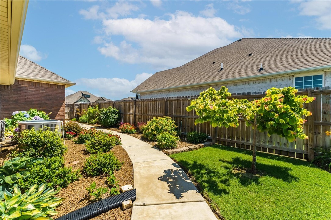 Property Photo: 1803 Tull Drive AR 72751