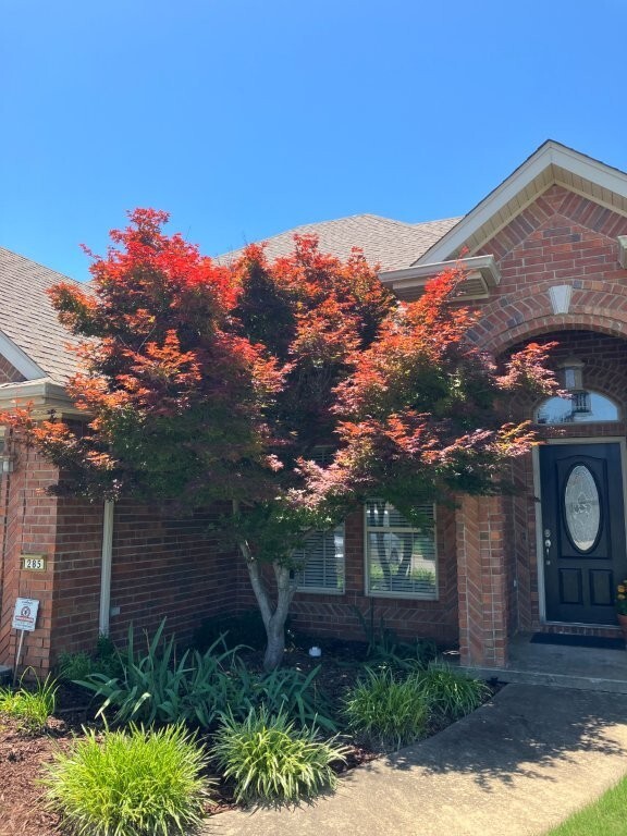 Property Photo: 285 S Briarhill Drive AR 72730