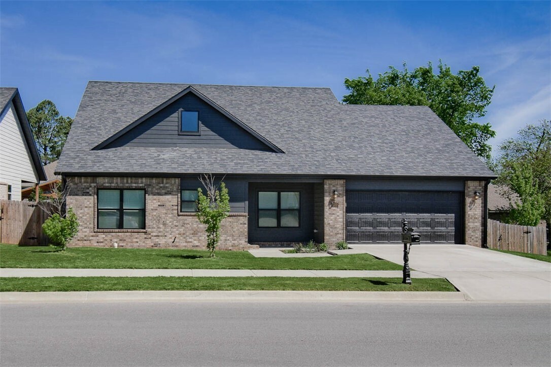 310 W Kinniburgh Drive  Farmington AR 72730 photo