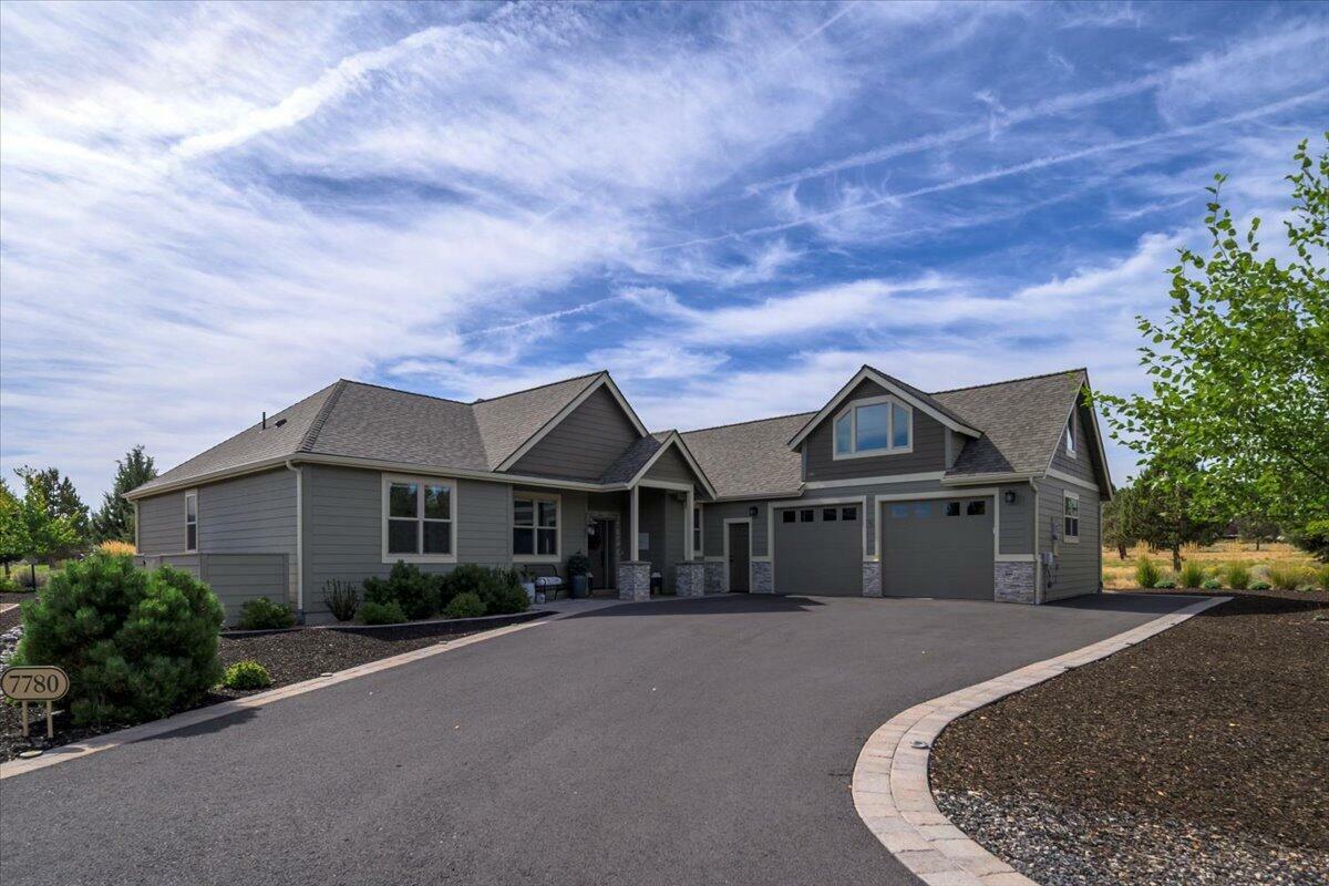 Property Photo: 7780 Angel Falls Way OR 97756
