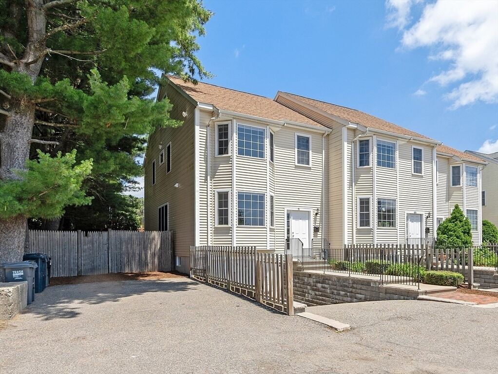 Property Photo:  51 Loomis Street 51  MA 02138 