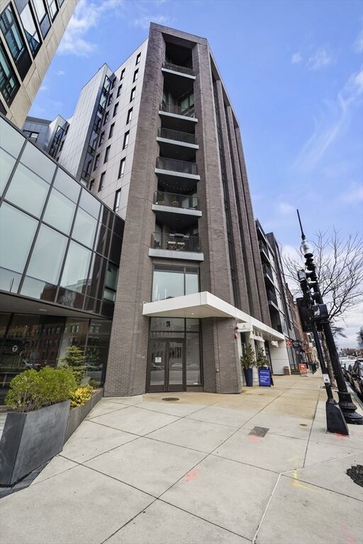 Property Photo: 14 West Broadway 707 MA 02127