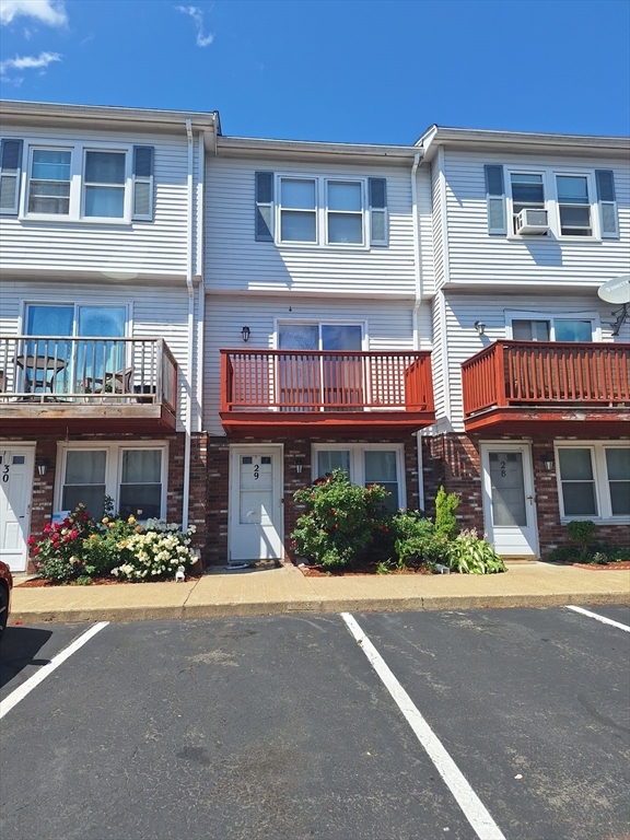 Property Photo:  250 Congress Ave 29  MA 02150 
