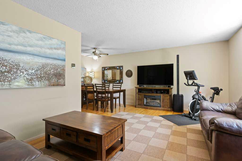 Photo de la propriété: 2128 Mackid Crescent NE AB T2E 6B4