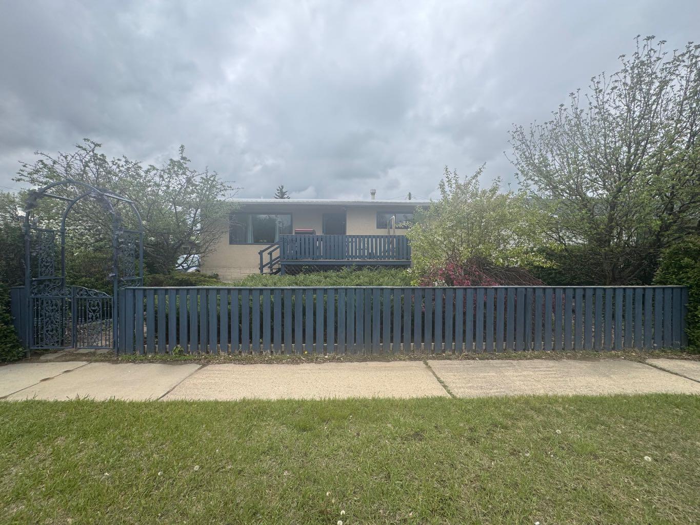 Property Photo:  5210 Waghorn  AB T0M 0J0 