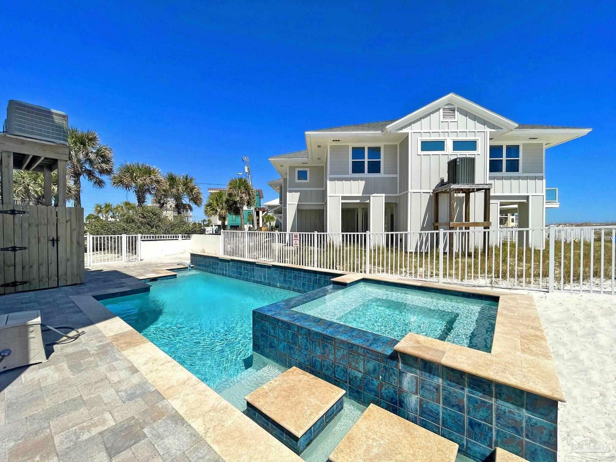 Property Photo: 310 Ariola Dr FL 32561