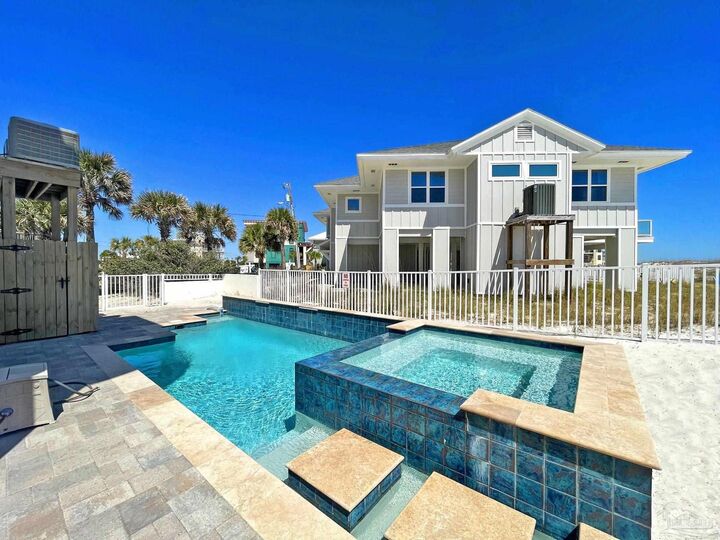 Property Photo: 310 Ariola Dr FL 32561