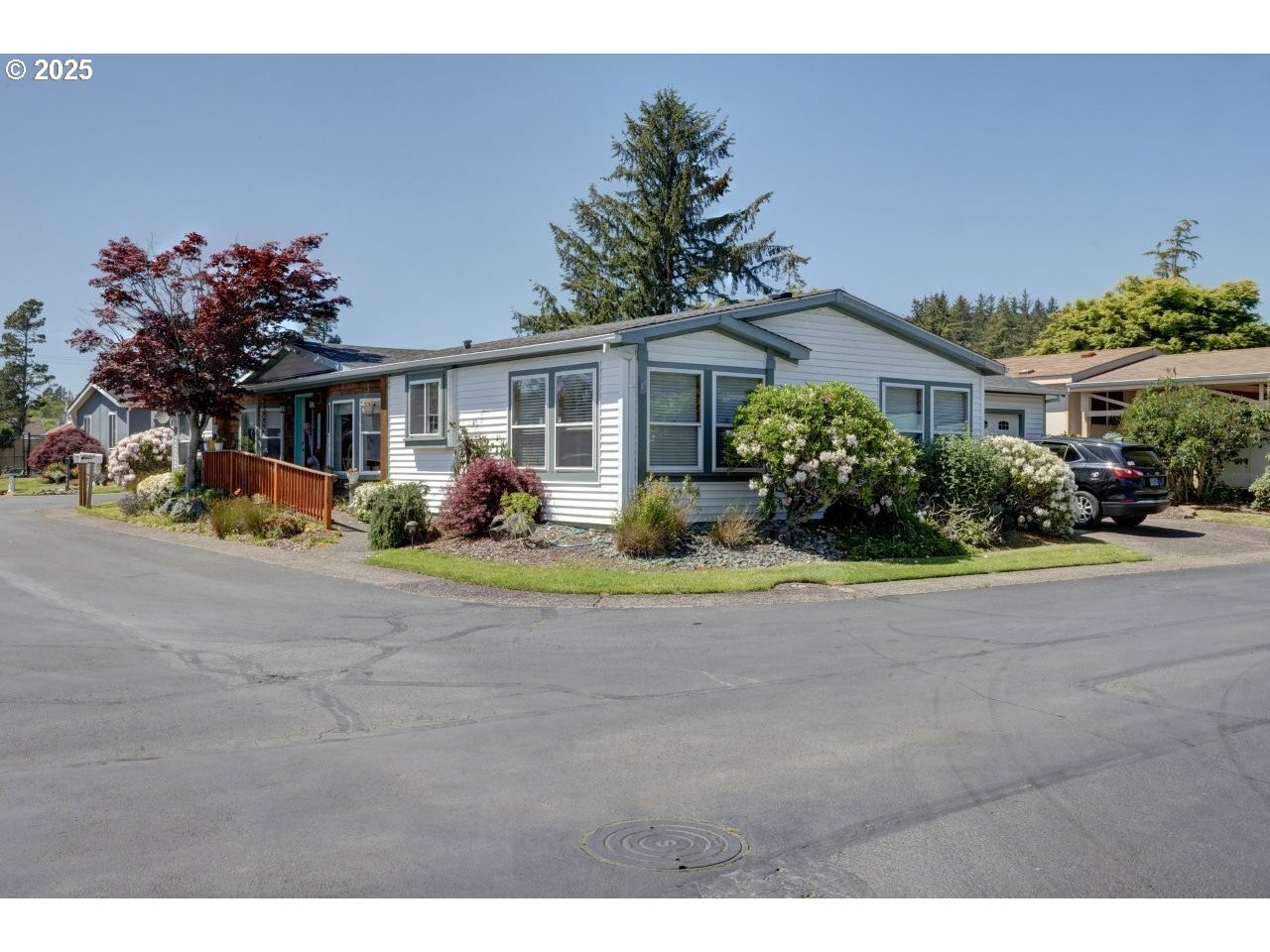 Property Photo: 35410 Swan Ave OR 97131