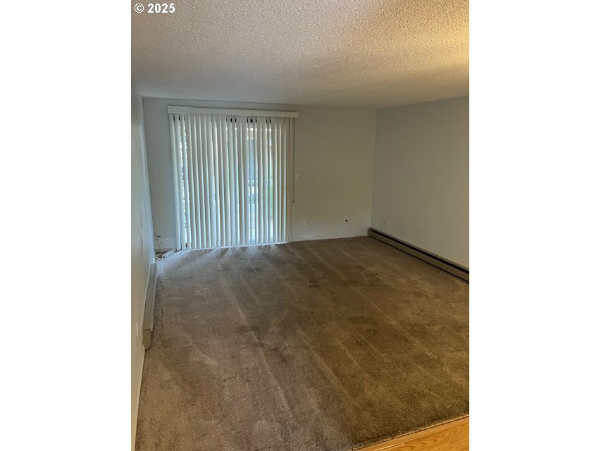 Property Photo: 3404 19th Ave 103 OR 97116