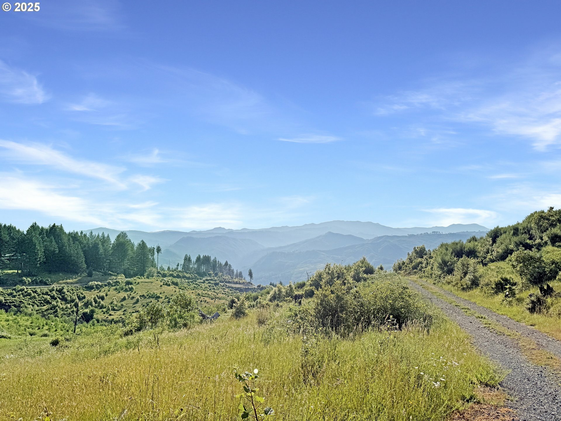 Property Photo: 466 Gardner Ridge Rd OR 97415
