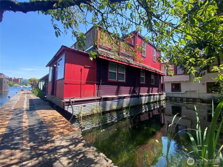 Property Photo: 3126 Portage Bay Place E A WA 98102