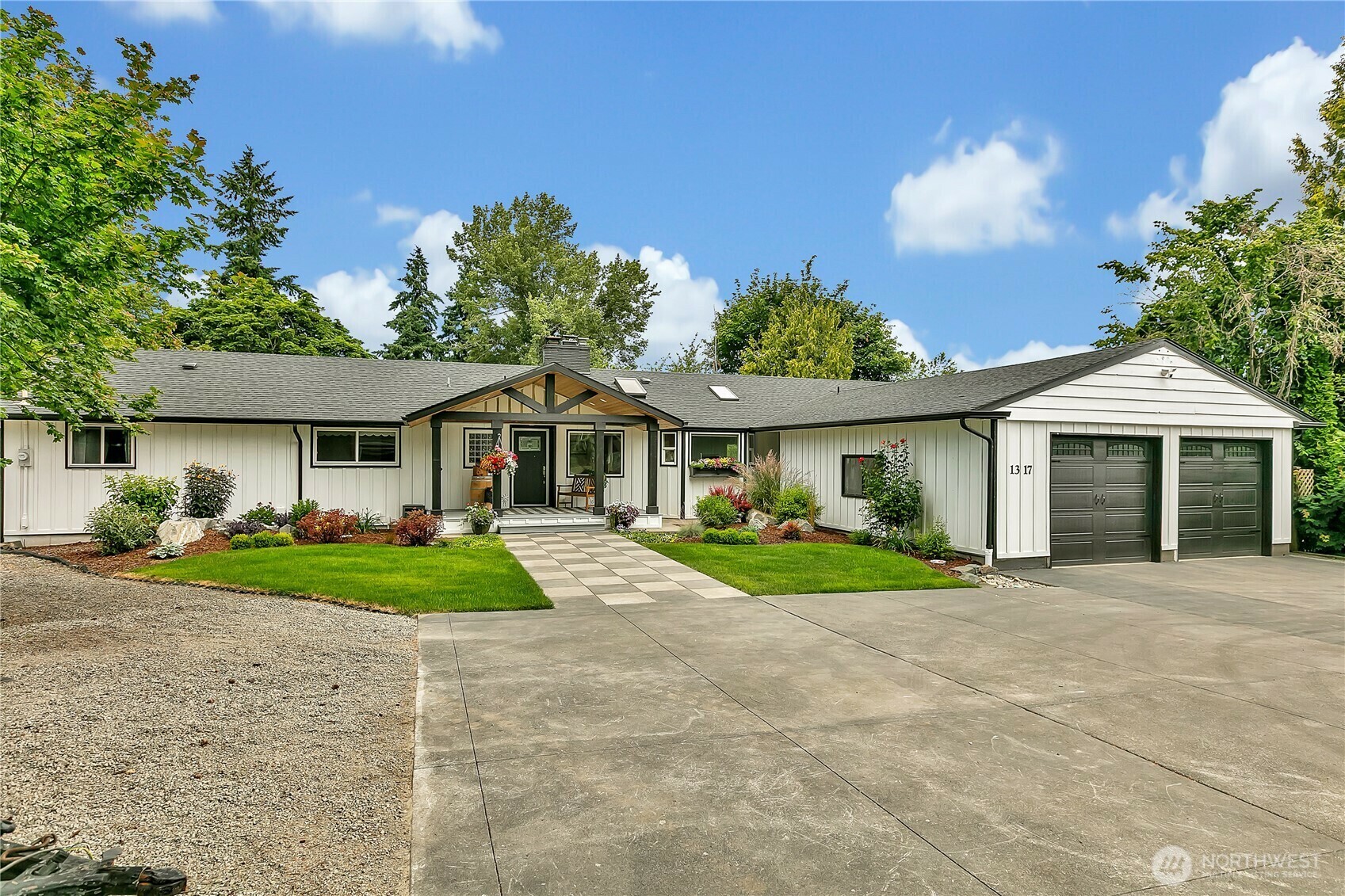 1317  23rd Avenue SW  Puyallup WA 98371 photo