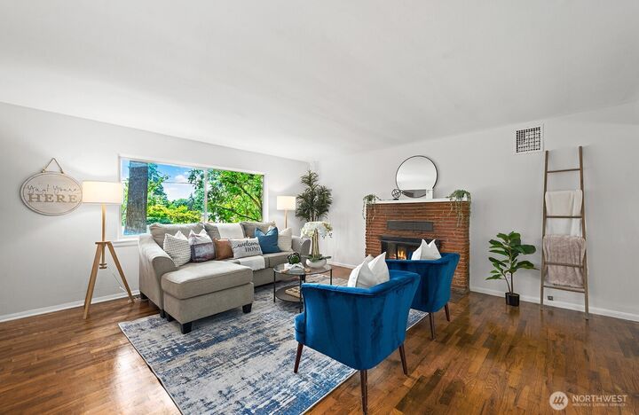 Property Photo:  5325  238th Street SW  WA 98043 