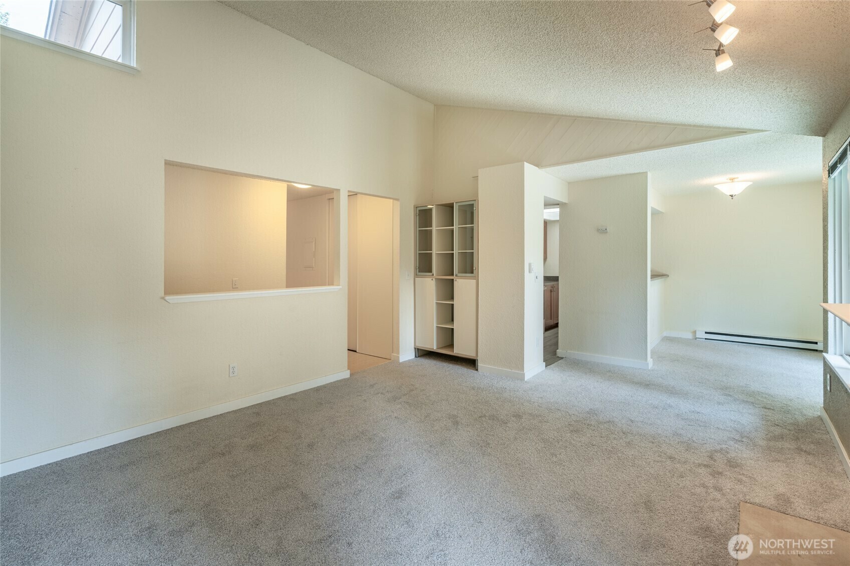 Property Photo: 12617 NE 130th Way E303 WA 98034