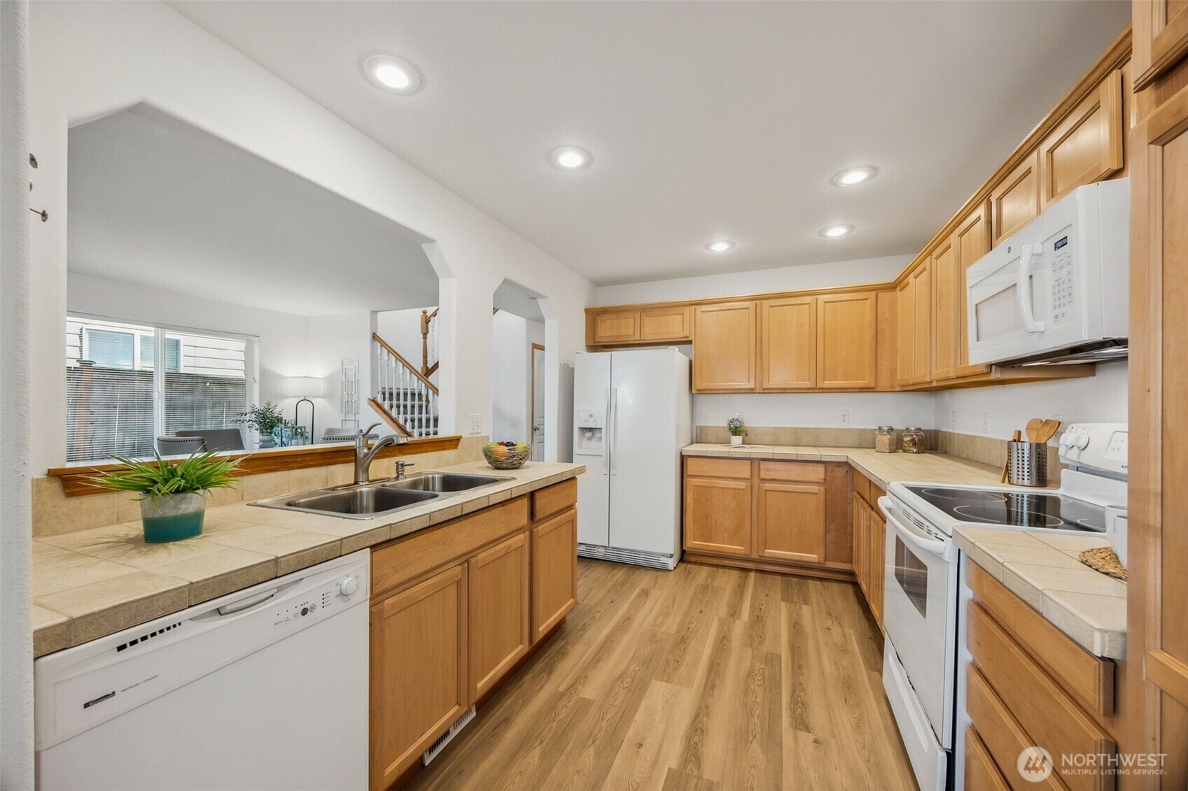 Property Photo:  26151  242nd Court SE  WA 98038 