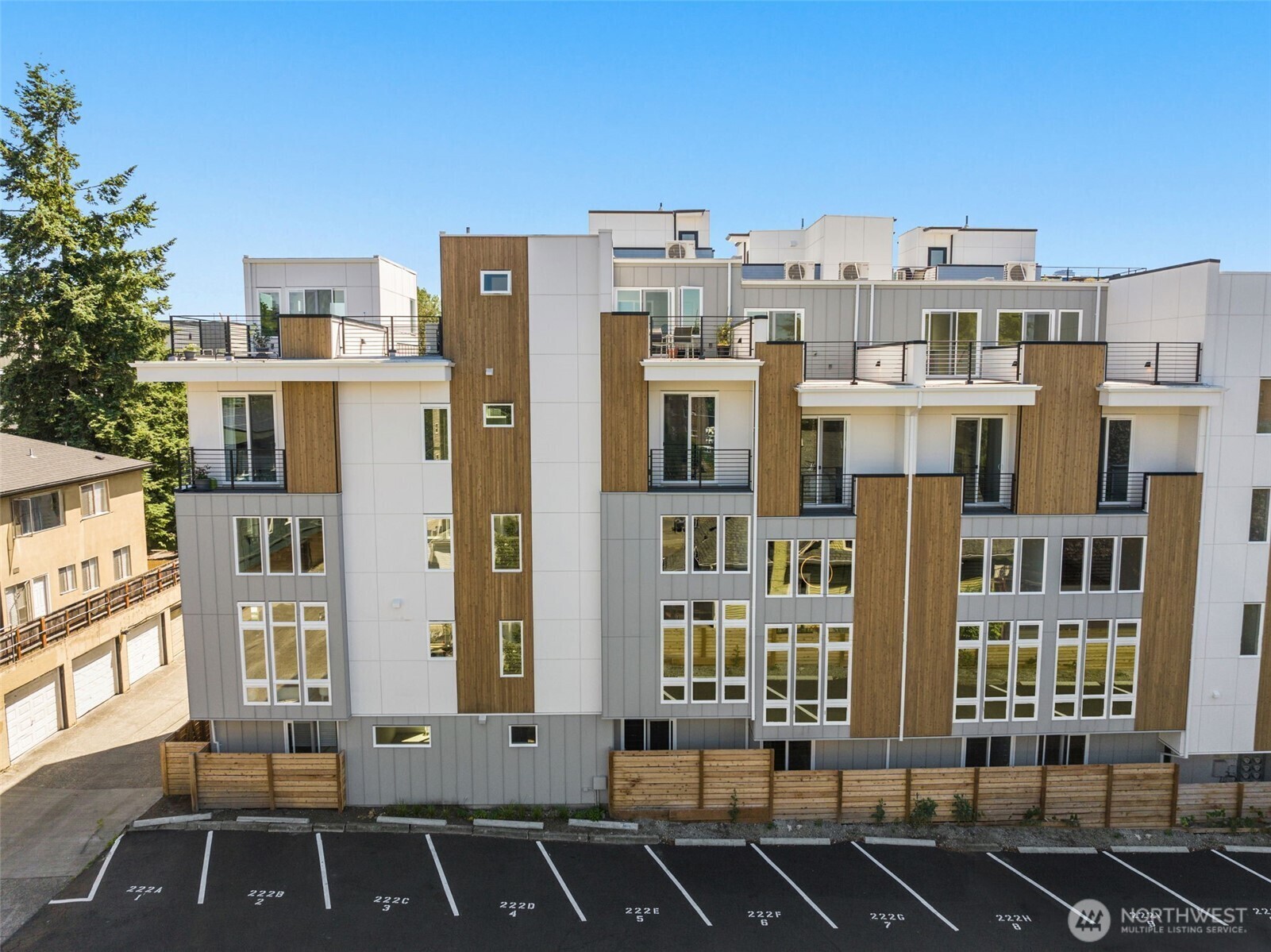 Property Photo: 222 B 10th Avenue E WA 98102