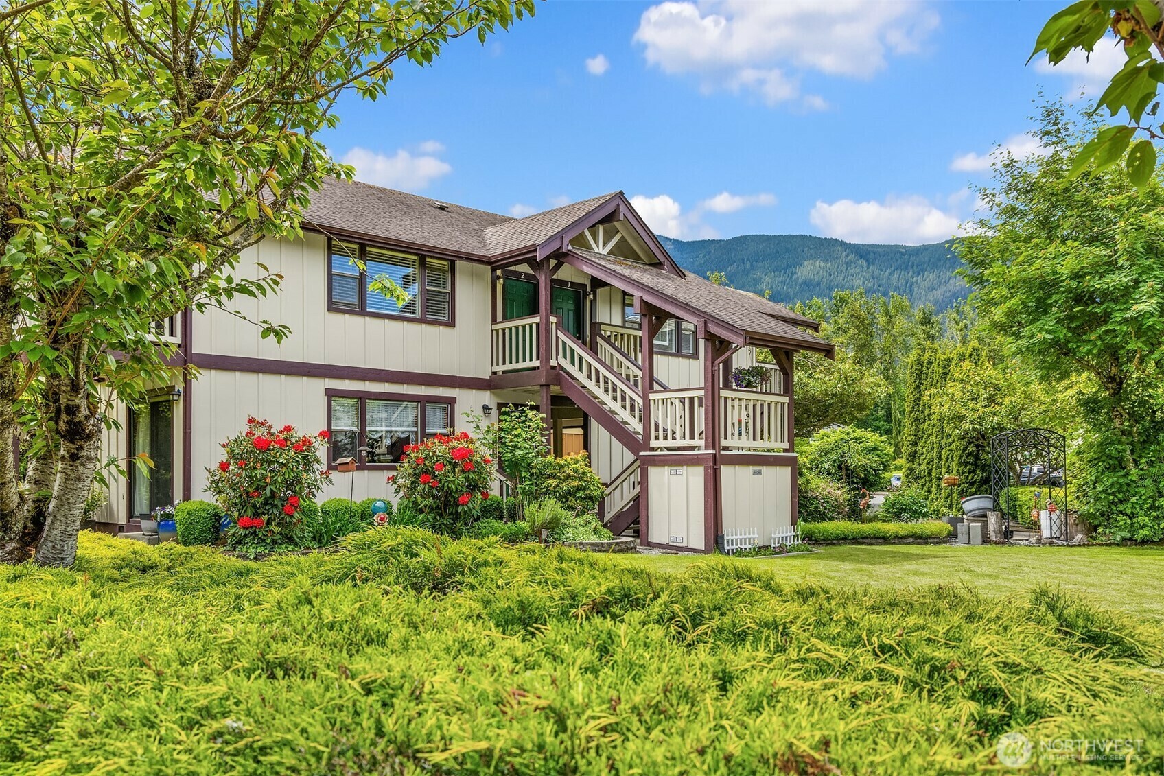 Property Photo: 418 Stow Avenue S WA 98045