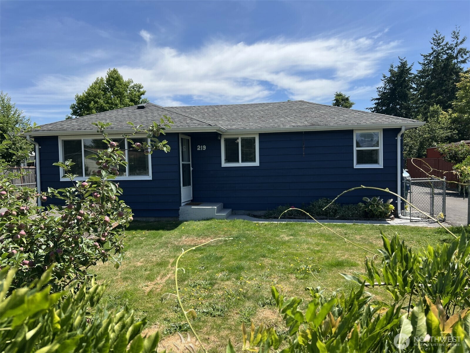 Property Photo: 219 Pacific Avenue S WA 98047