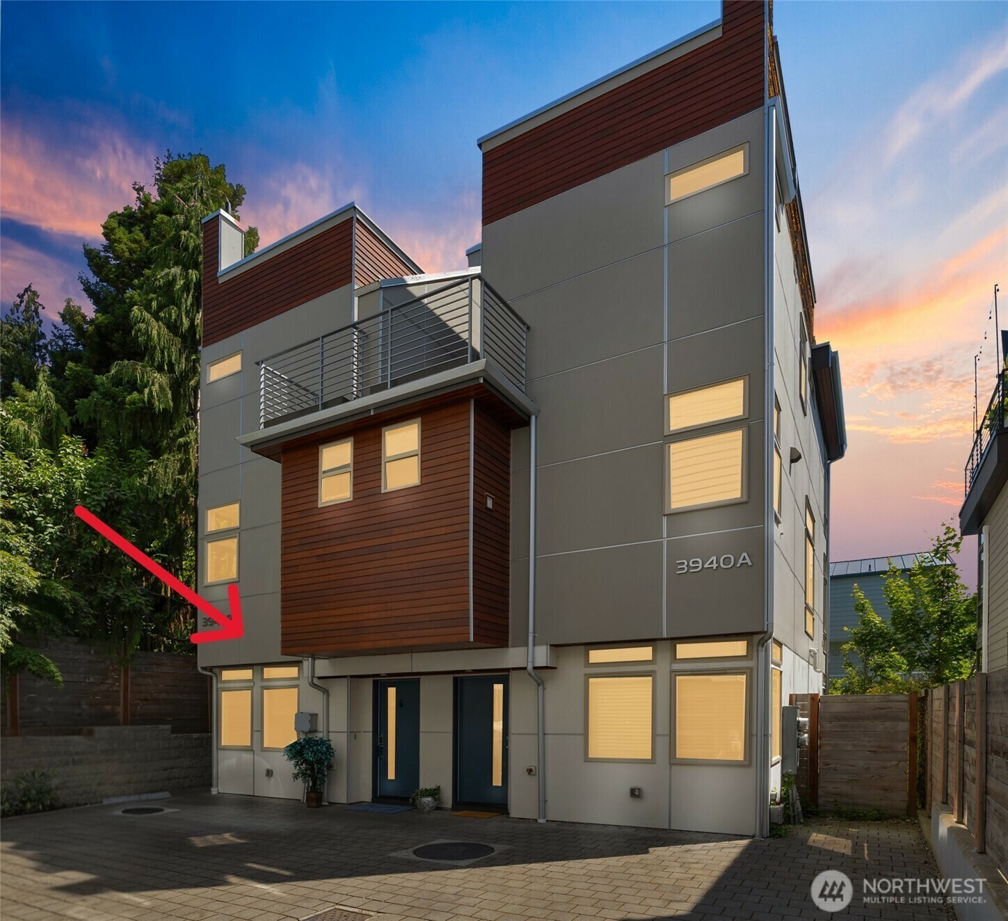 Property Photo: 3940 B 1st Avenue NE WA 98105