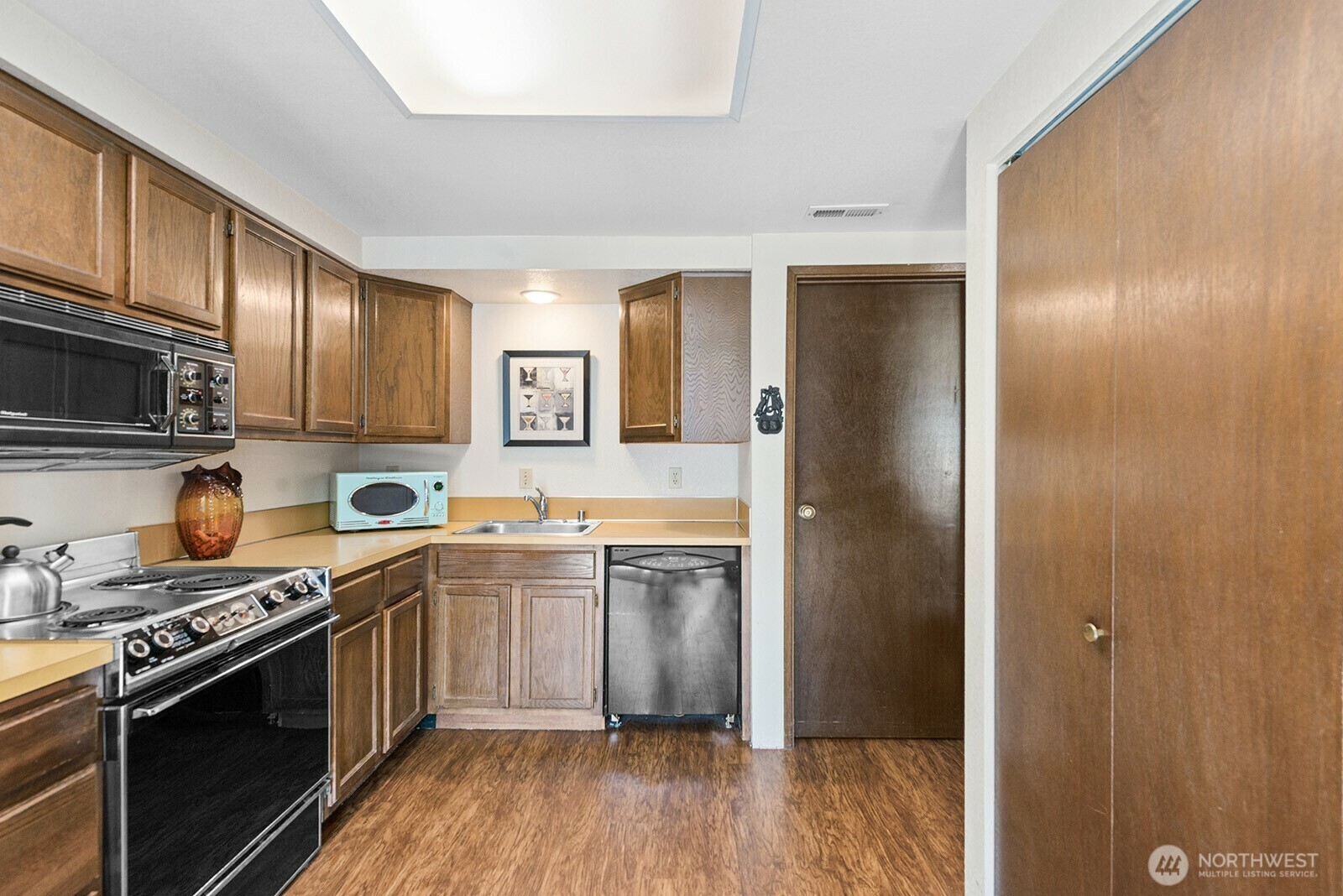 Property Photo: 11300 1st Avenue NE 224 WA 98125