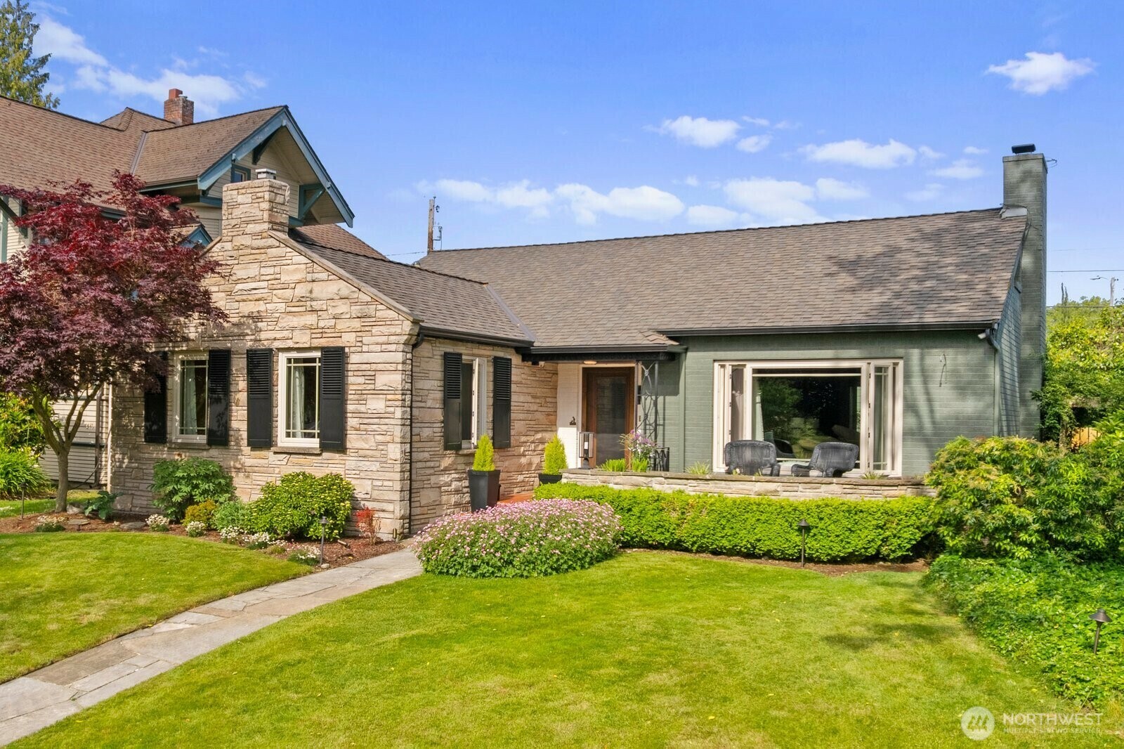 Property Photo: 1407 Rucker Avenue WA 98201
