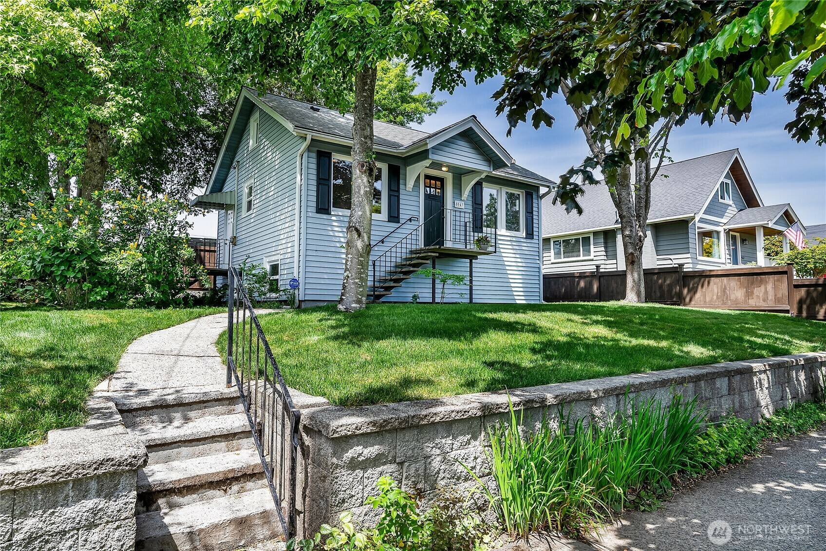 Property Photo: 8047 Earl Avenue NW WA 98117