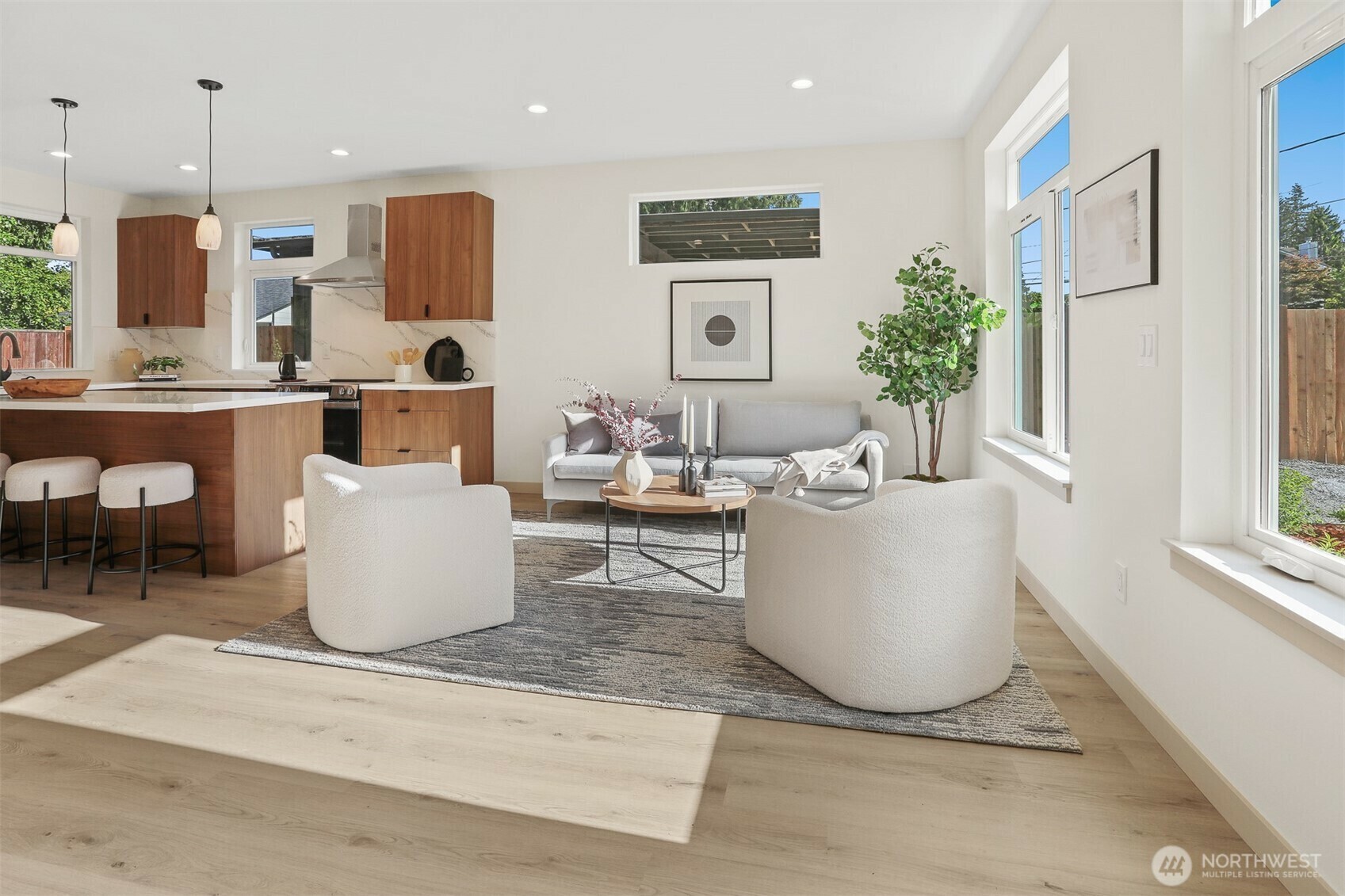 Property Photo: 14306 Dayton Avenue N WA 98133