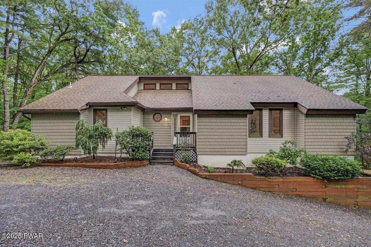 Property Photo: 151 Manchester Drive PA 18324