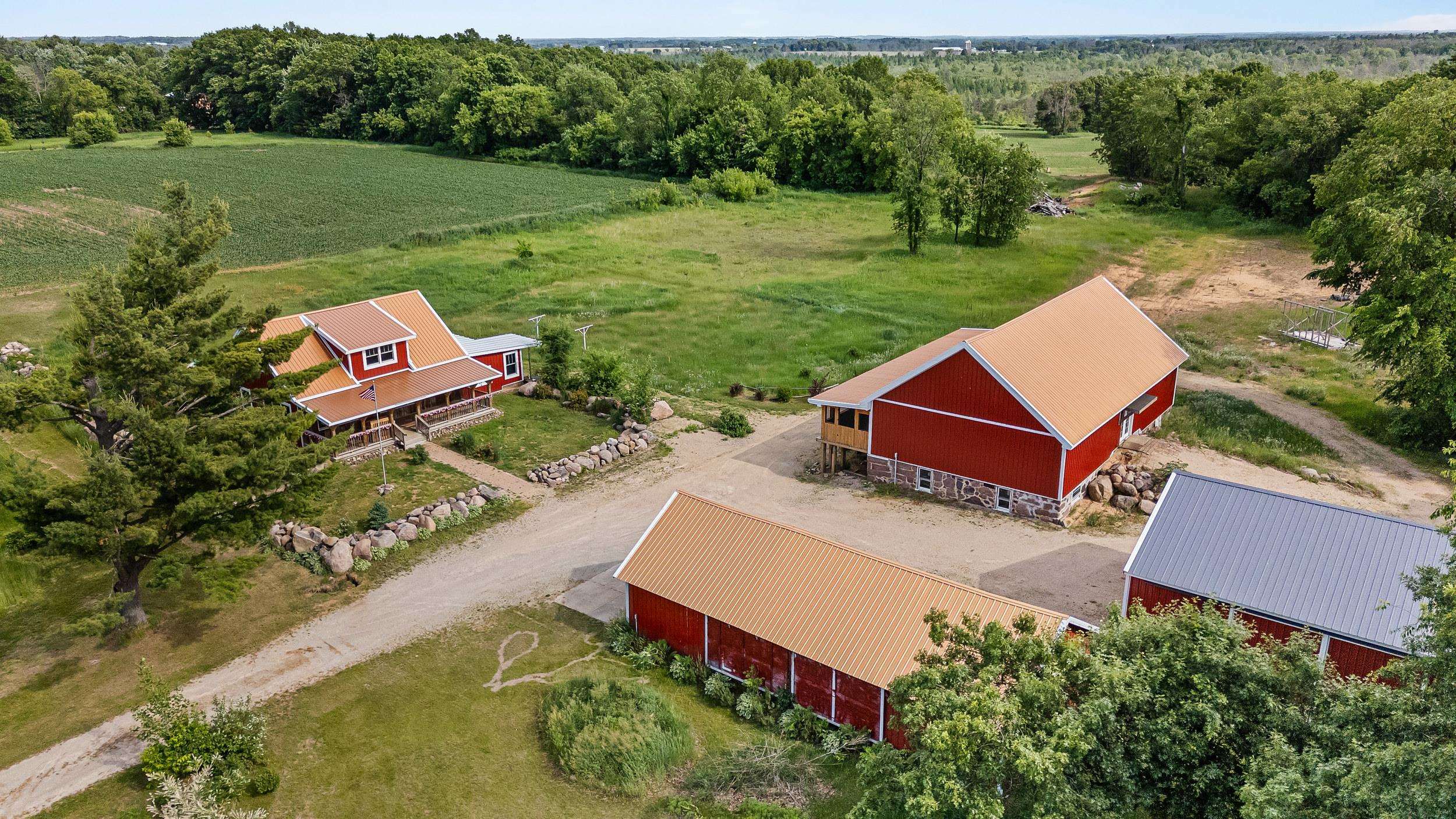 Property Photo:  W1511 County Rd Hh  WI 54940 