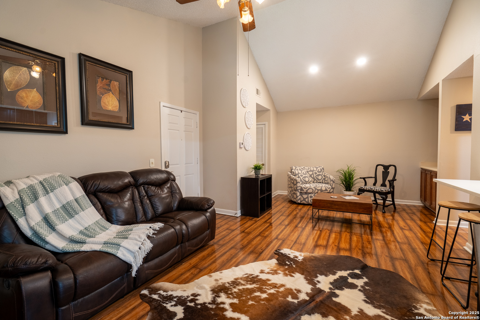 Property Photo:  2255 Thousand Oaks Dr 105  TX 78232 