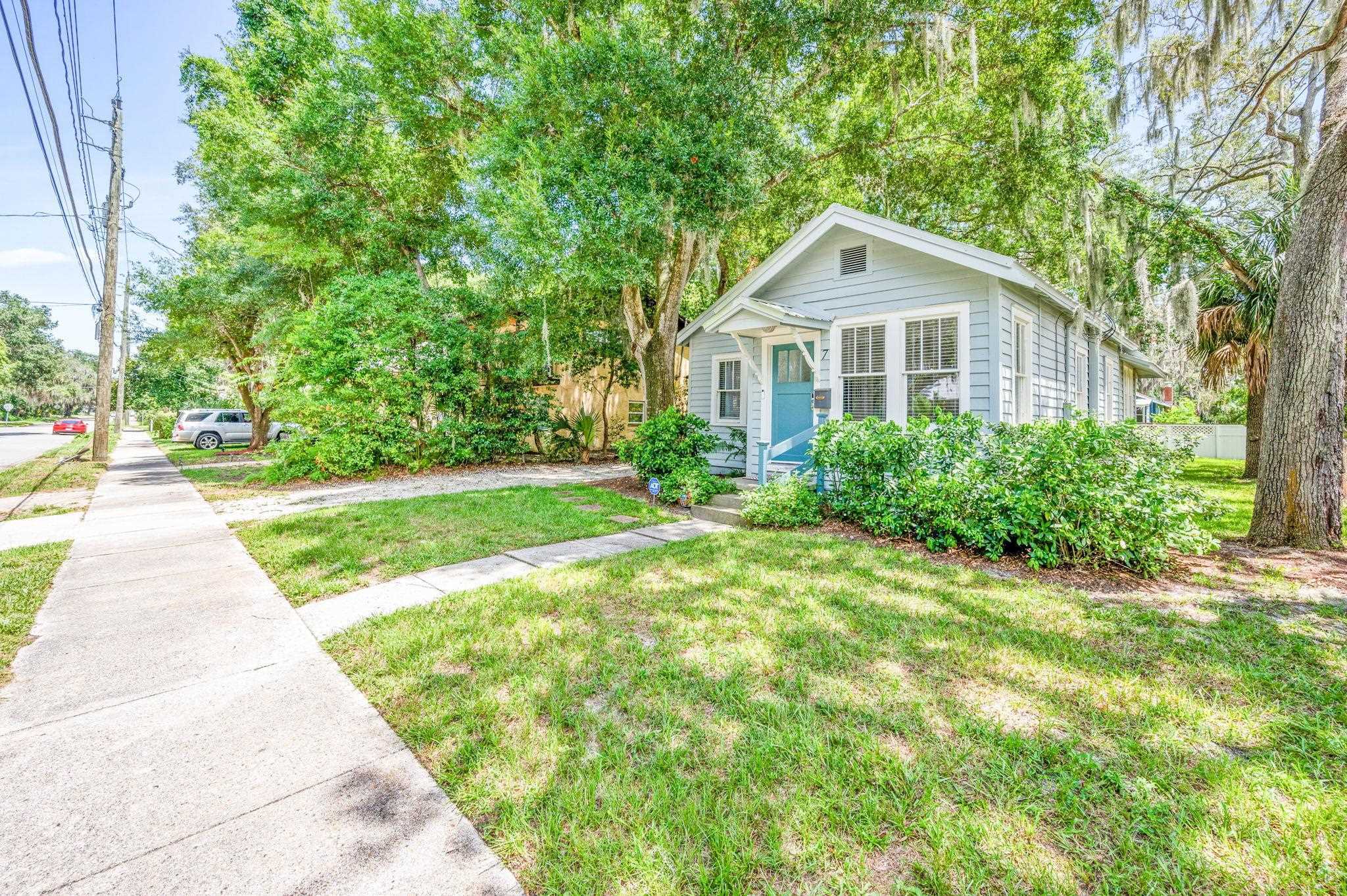 Property Photo: 7 Park Ave FL 32084