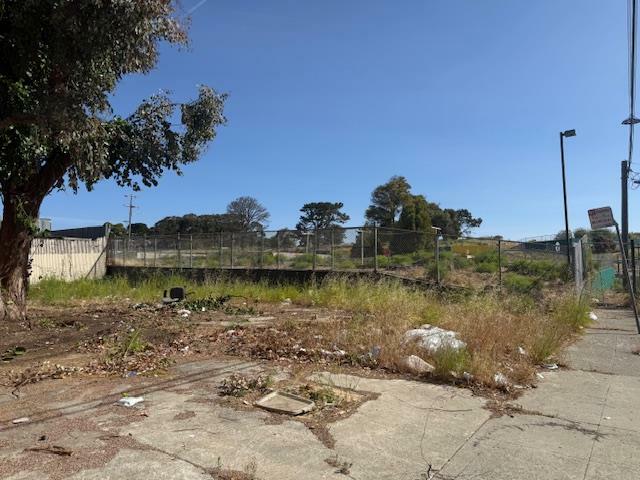 Property Photo: 2626 Griffith Street CA 94124