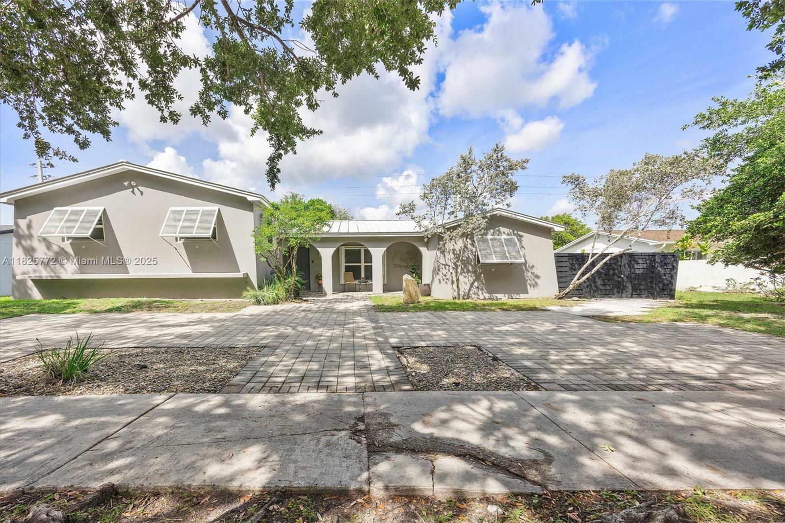 10220 SW 108th St  Miami FL 33176 photo