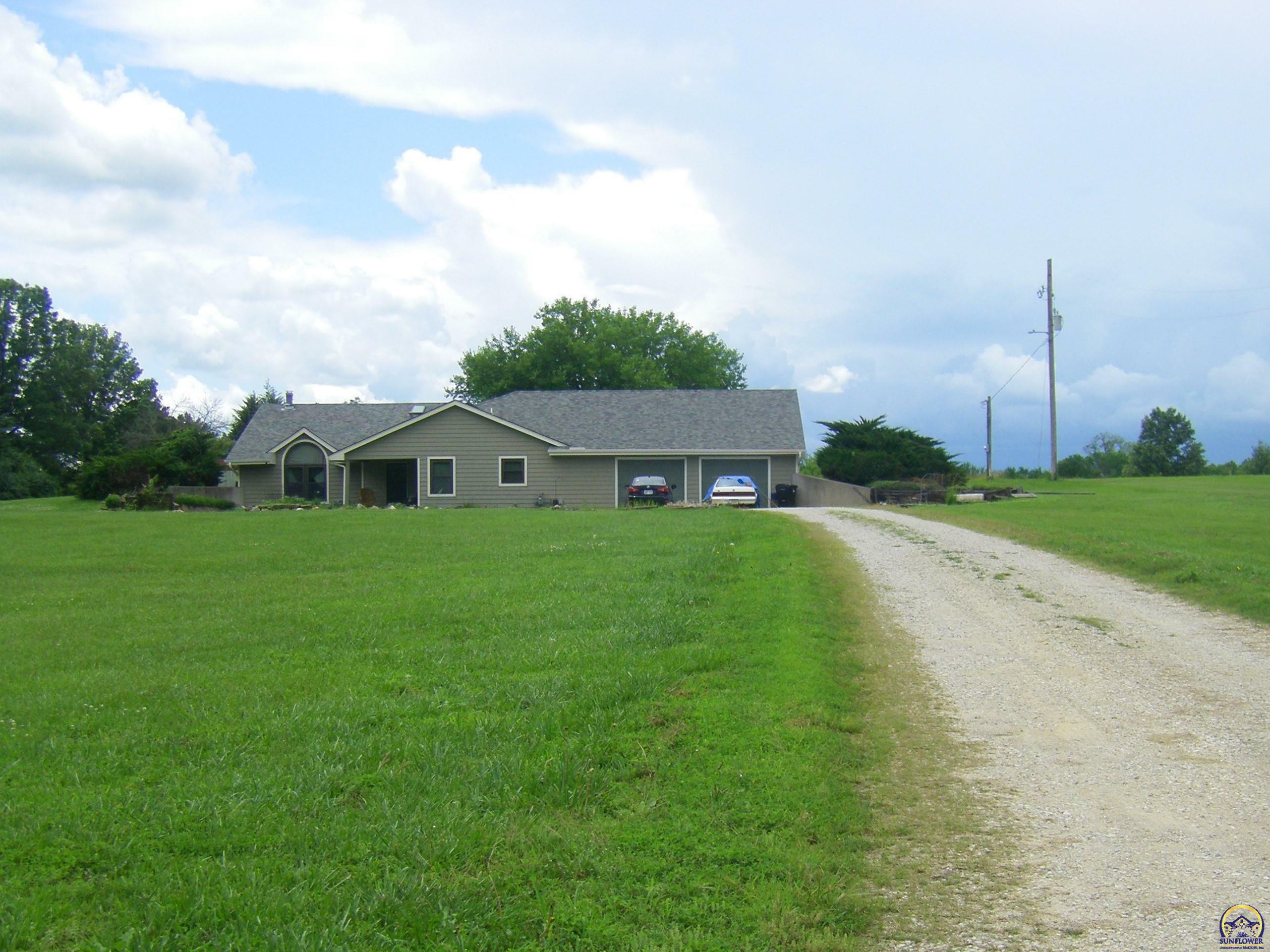 Property Photo: 4439 NE Meriden Rd KS 66617