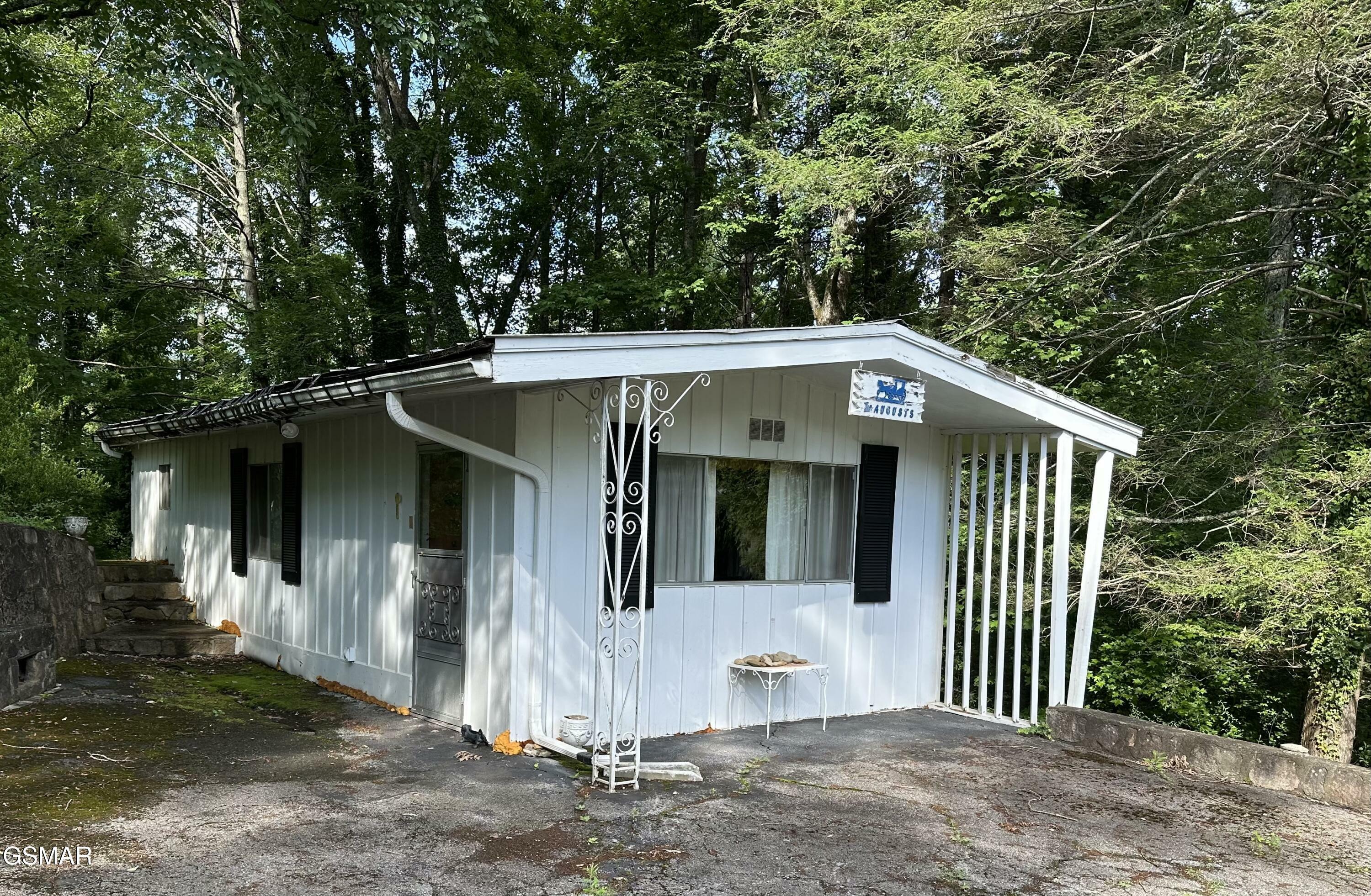Property Photo: 1138 Little Smoky Road TN 37738