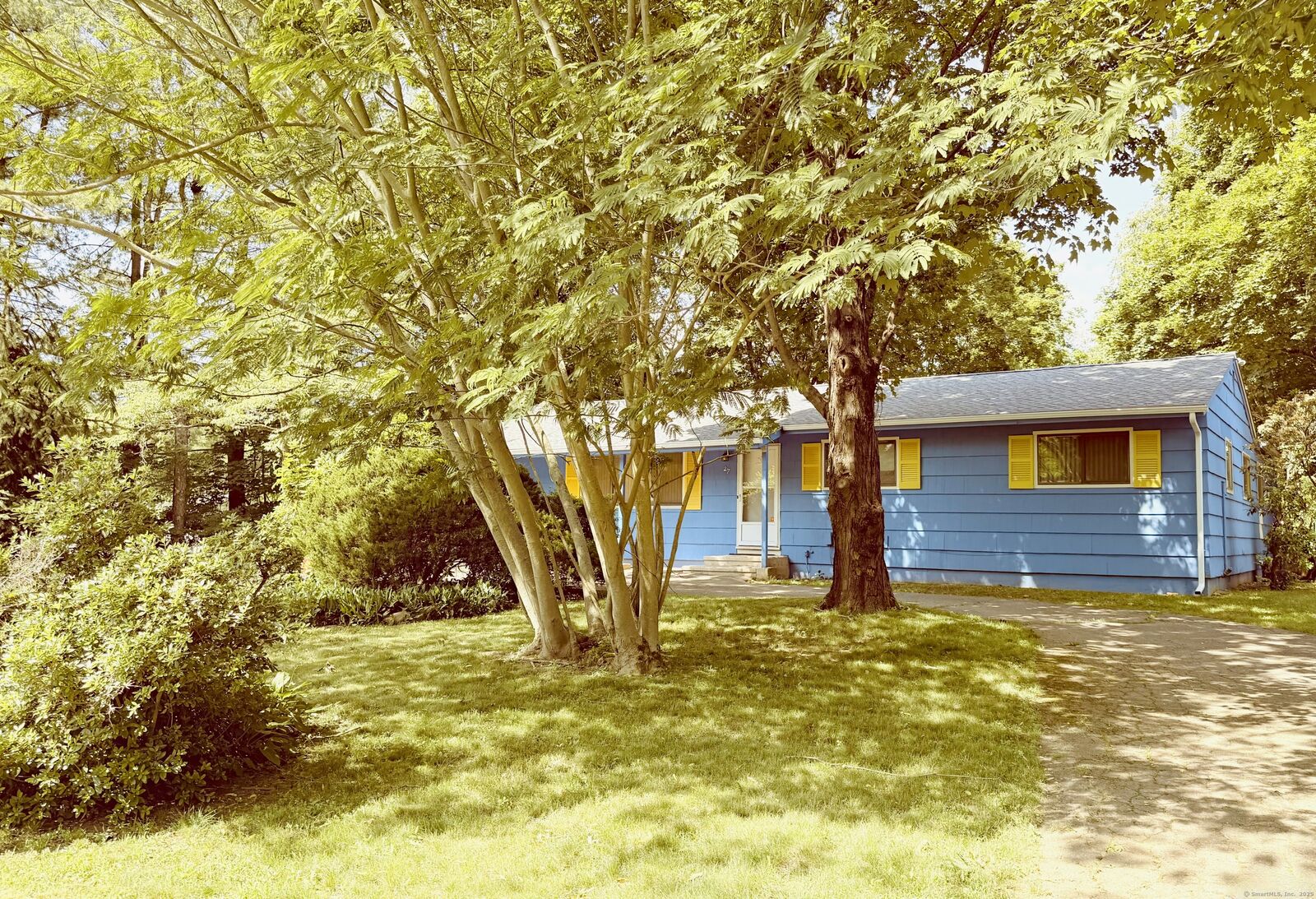 Property Photo: 27 Stonecrop Road CT 06851