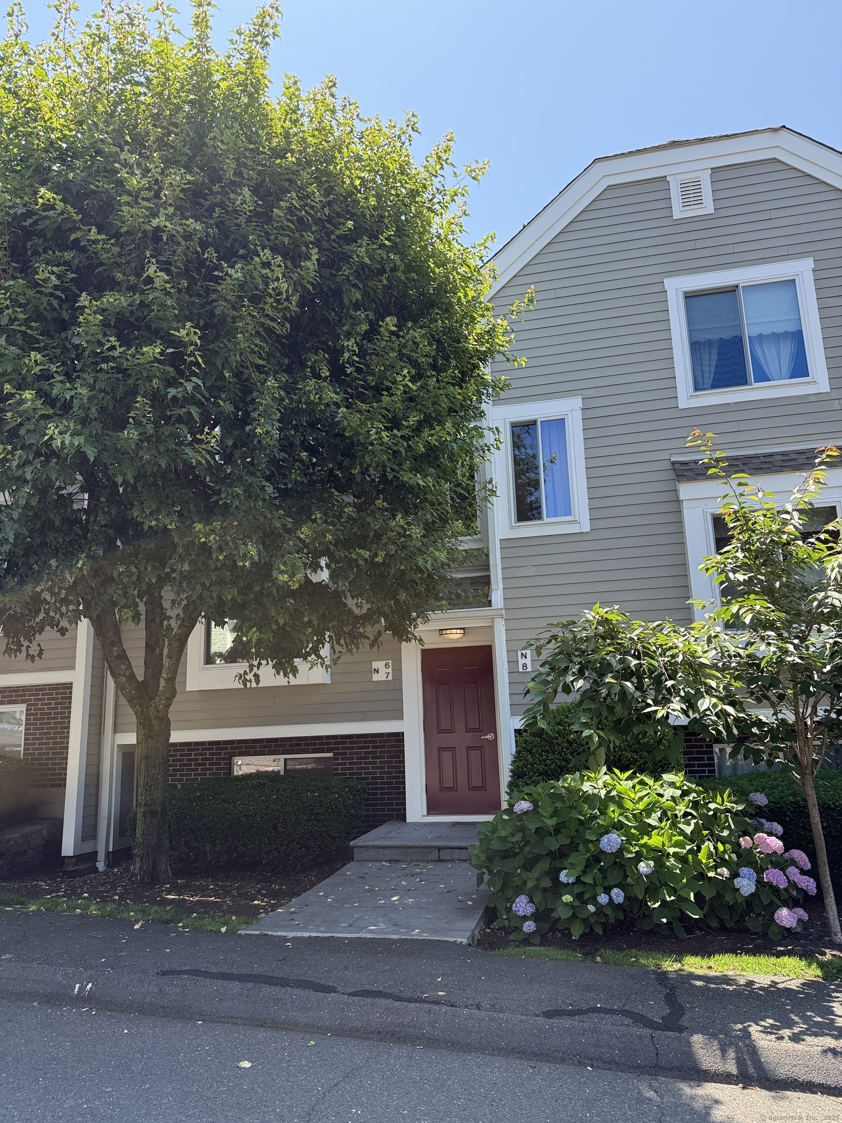 Property Photo: 71 Aiken Street Apt N7 CT 06851