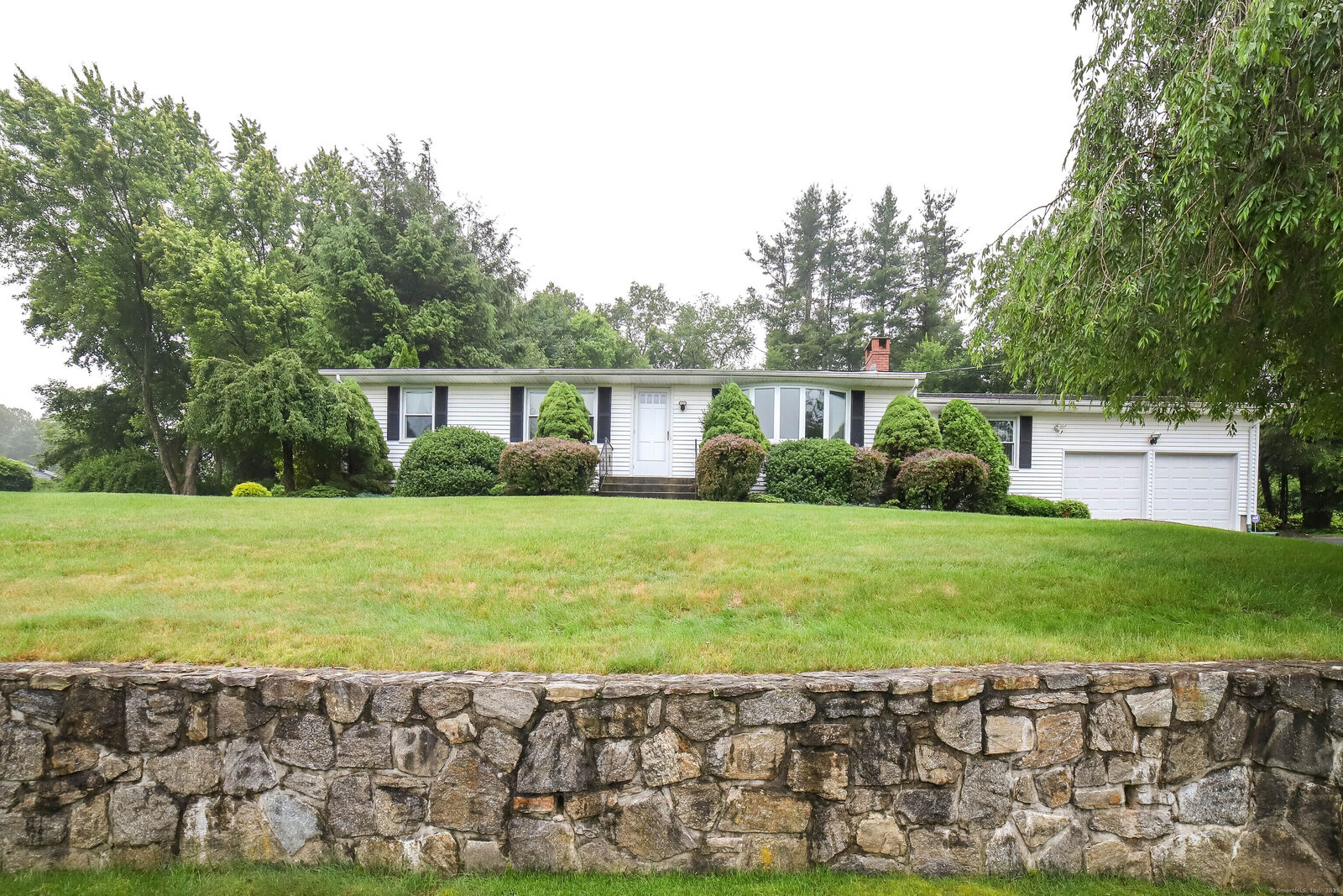 Property Photo:  57 Apple Tree Lane  CT 06518 