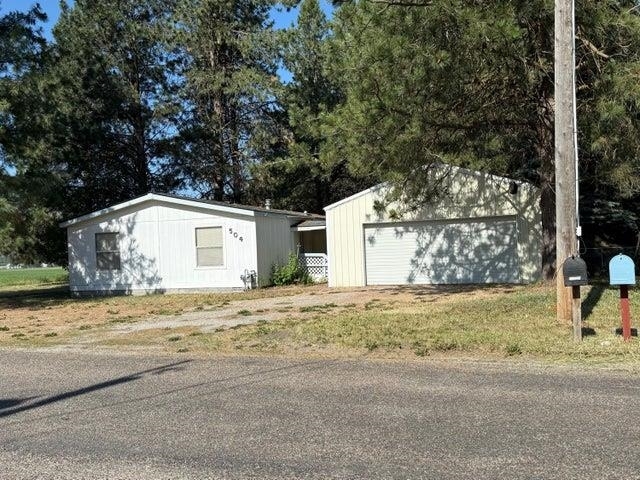 Property Photo: 504 S Center St WA 99109