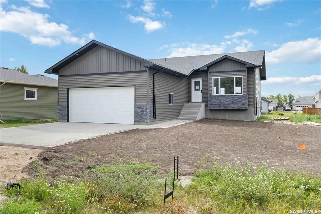 Photo de la propriété: 208 2nd Street S SK S0K 4R0