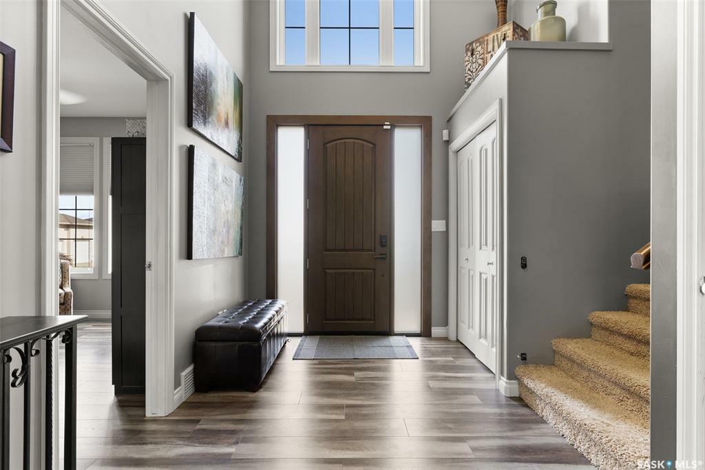 Property Photo:  433 Fairway Place  SK S4L 0A6 