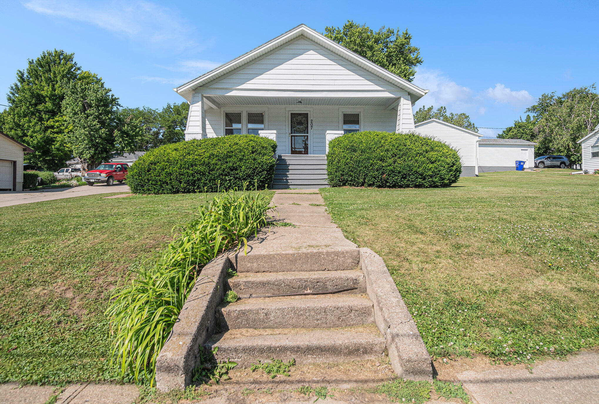 Property Photo:  207 1st  Street  IA 51559 