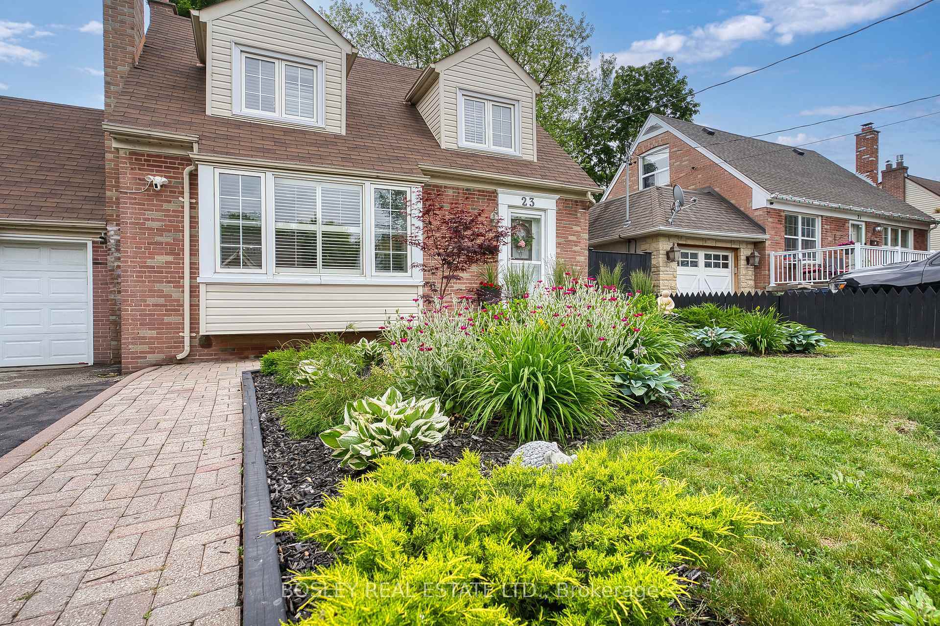 Property Photo: 23 Farnsworth Drive ON M9N 2Z5