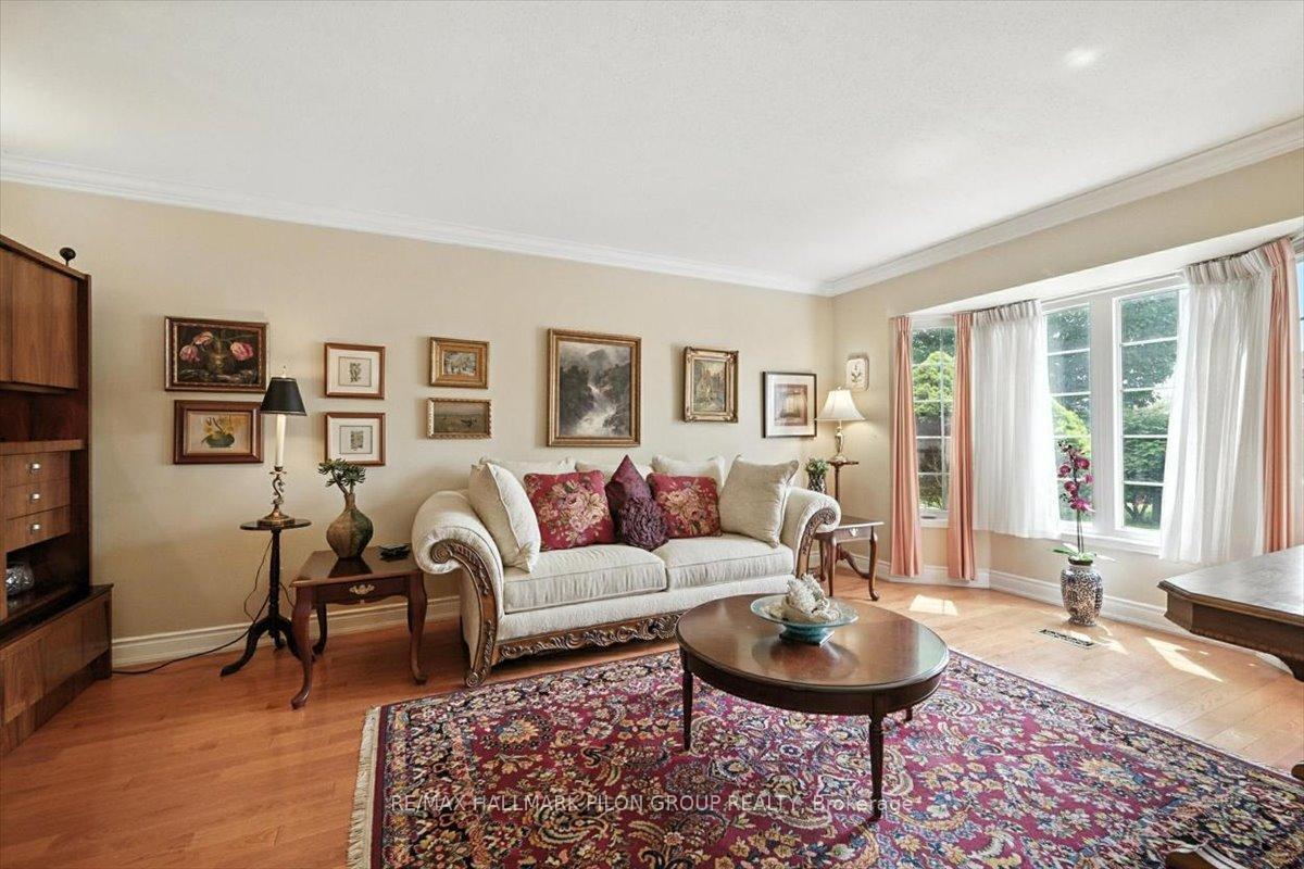 Property Photo: 1411 Bourcier Drive ON K1E 3K9