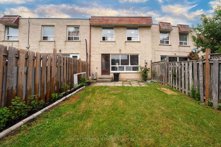 Property Photo:  7440 Goreway Drive 28  ON L4T 2V2 