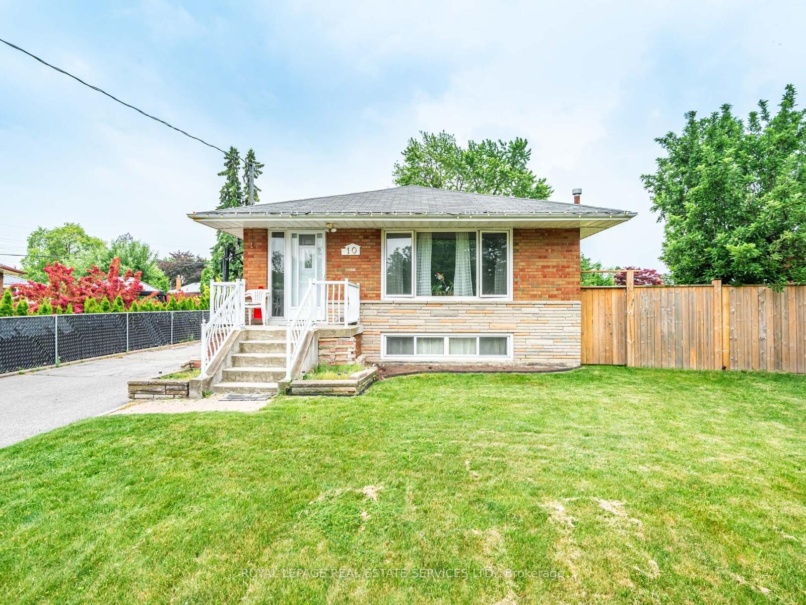 Property Photo: 10 Chatsmere Place ON M1H 2G9
