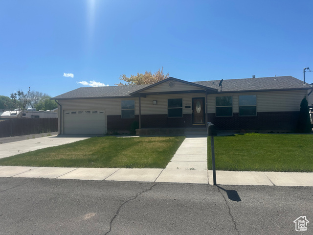 Property Photo: 425 N 400 E UT 84701